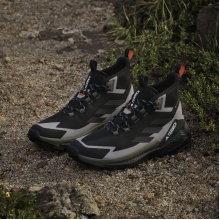 adidas buty trekkingowe Terrex Free Hiker 2.0 GTX Hiking MID (wodoodporne) czarne/węglowe/oliwkowe męskie