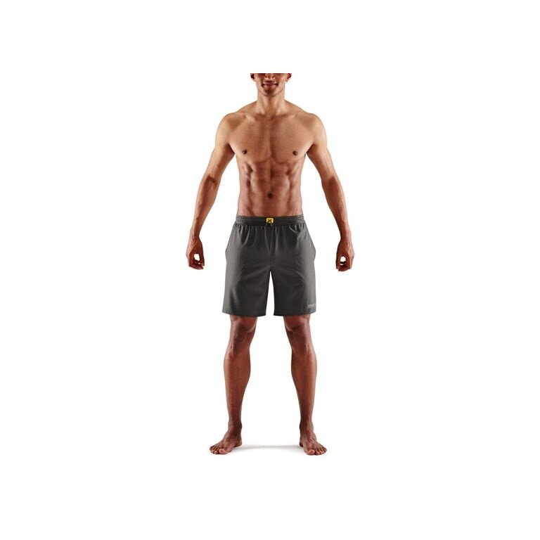 Skins Spodenki biegowe 3-Series X-Fit Short (4-kierunkowy stretch) w kolorze węgla dla mężczyzn